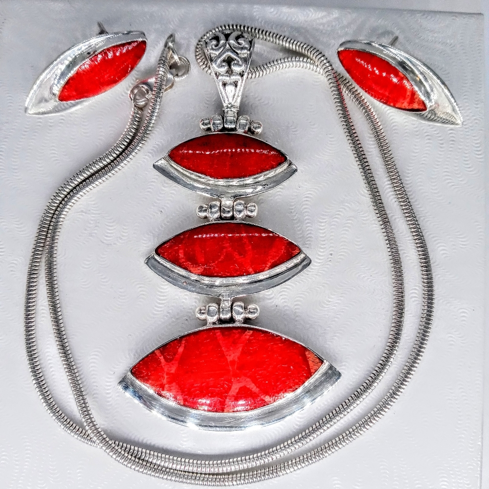 Vint. Sponge Coral Necklace and Earrings
